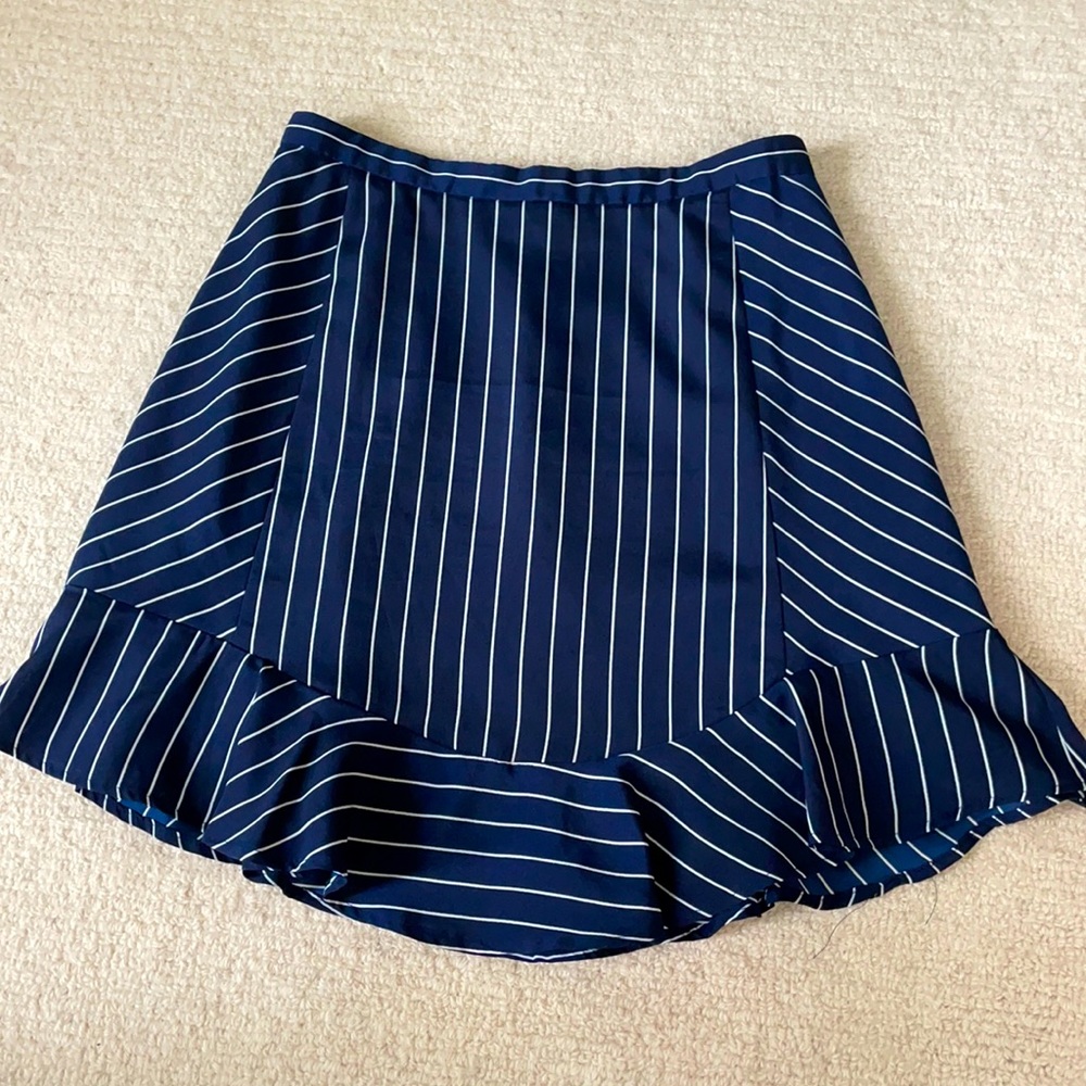 JCREW SKIRT SIZE 0. LIKE NEW. SMOKE FREE HOME.
